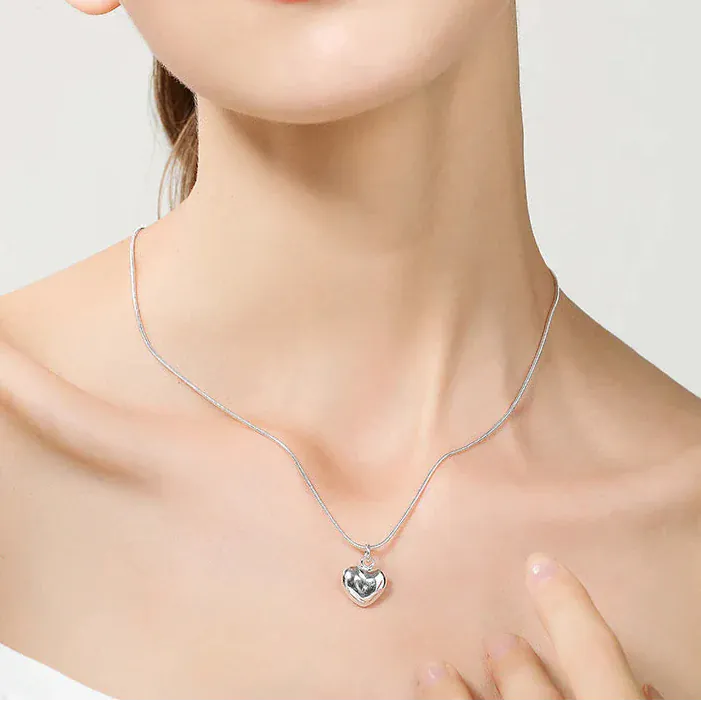 Liekoo 925 Sterling Silver Heart Pendant Necklace – Timeless Elegance