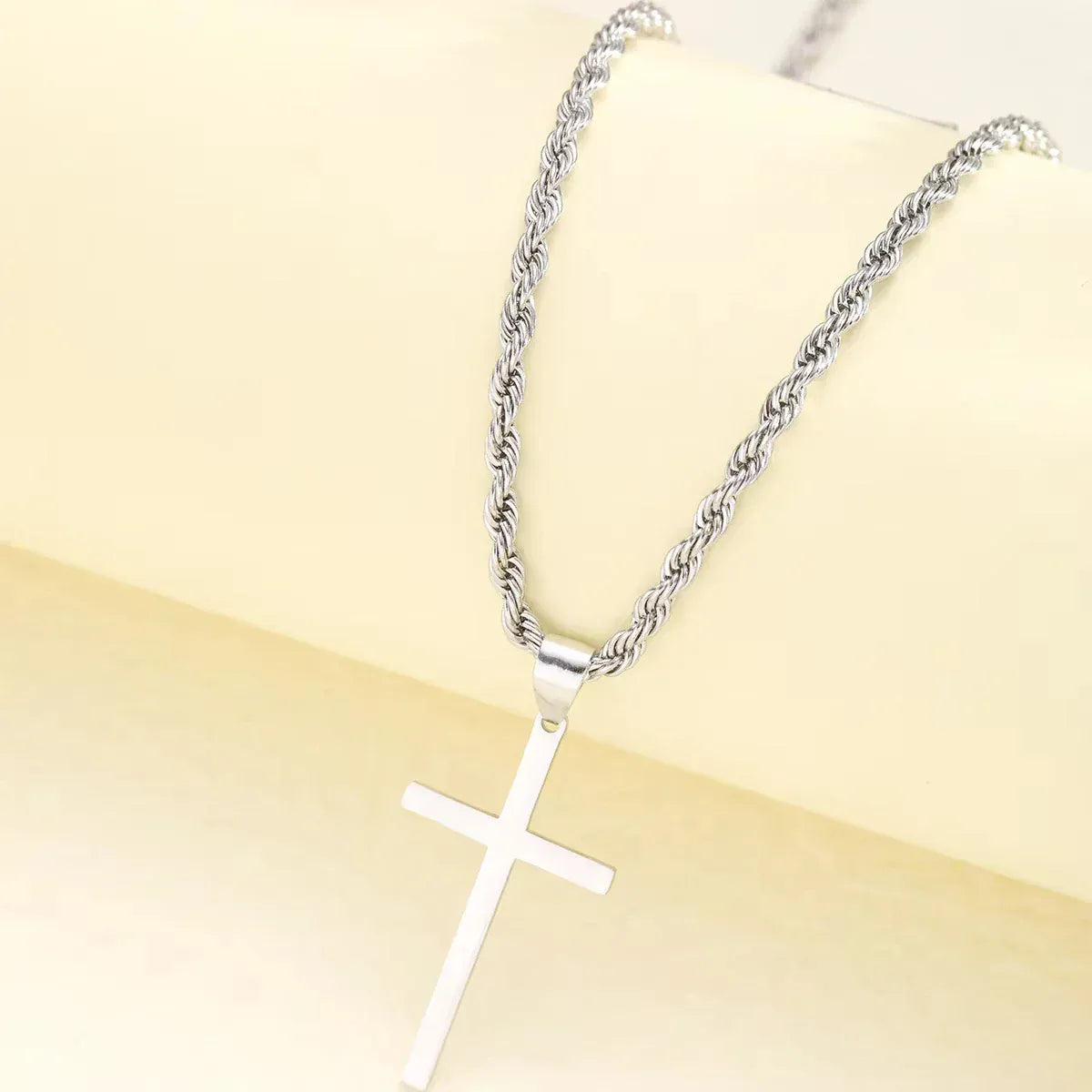 Collar de crucifijo