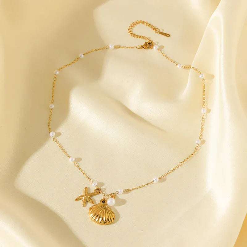 Collar de estrellas de mar y conchas marinas