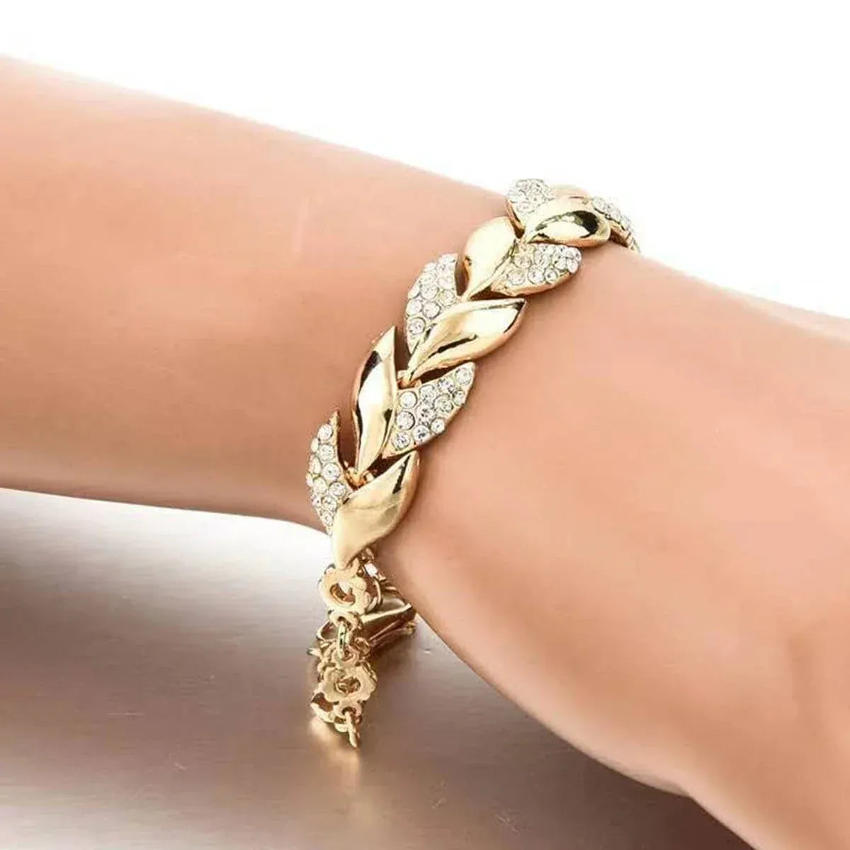 Gold Leaf Bracelet Shining Crystal Pendant Elegant