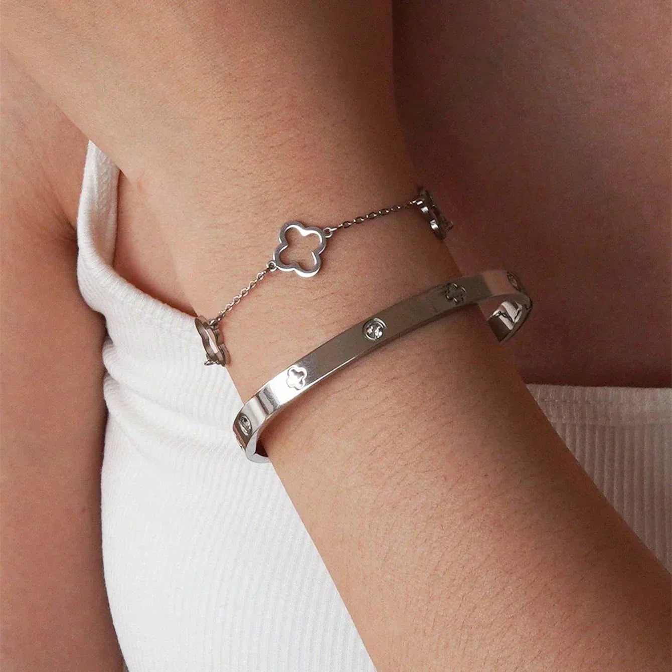 Paquete de pulseras de trébol de la suerte