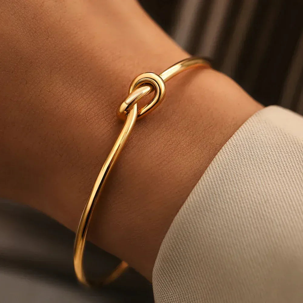 Vintage Twist Bracelet 18K Gold Plated Elegant