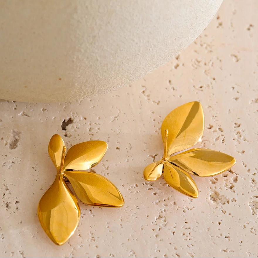 Plant Pearl Earrings