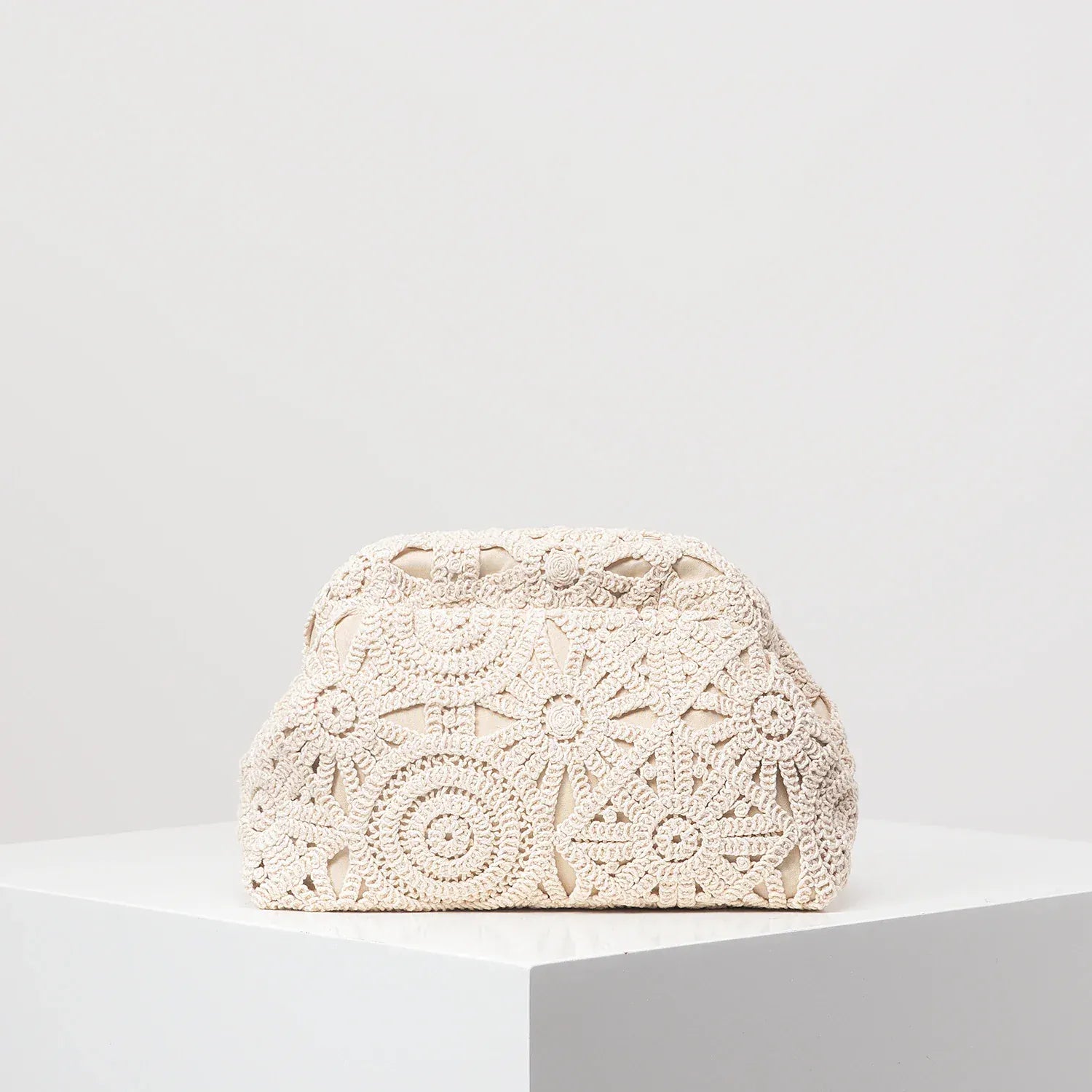 Liekoo Bohemian Kiss Lock Bag – Relaxed, Chic & Effortlessly Stylish