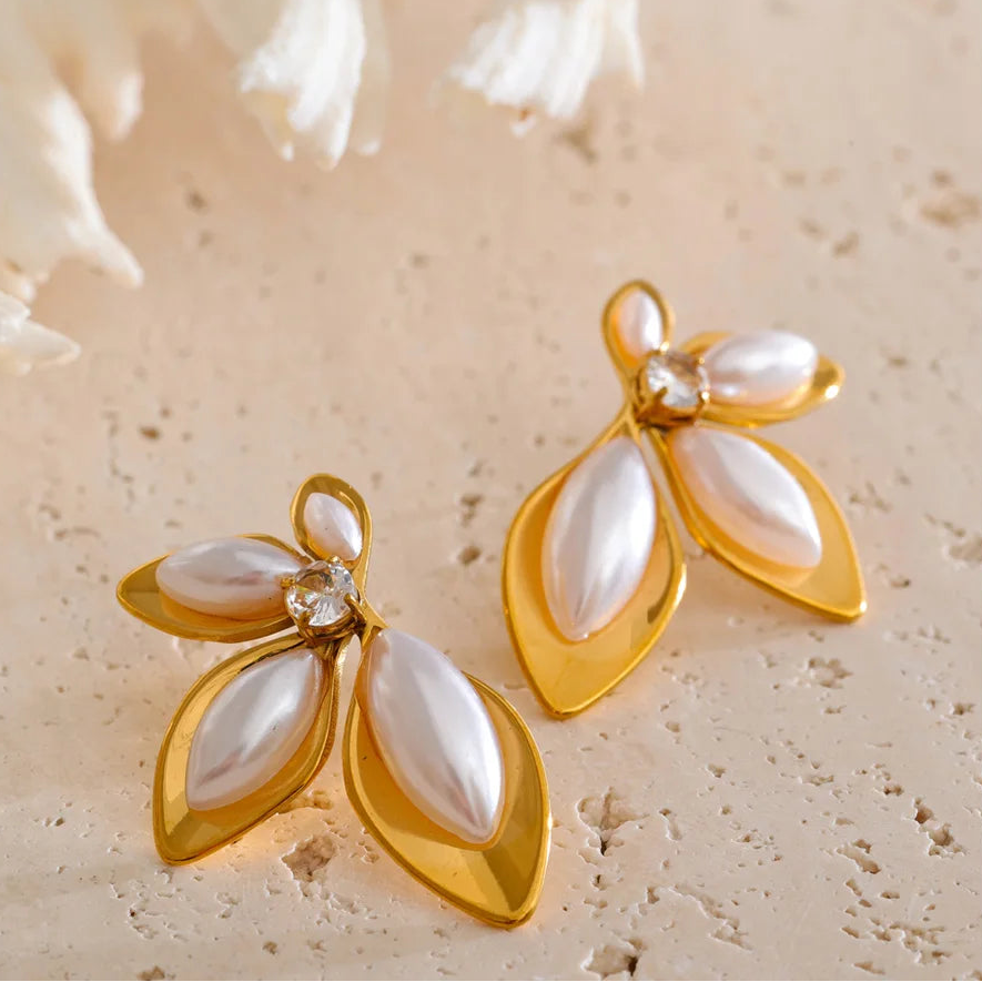 Plant Pearl Earrings