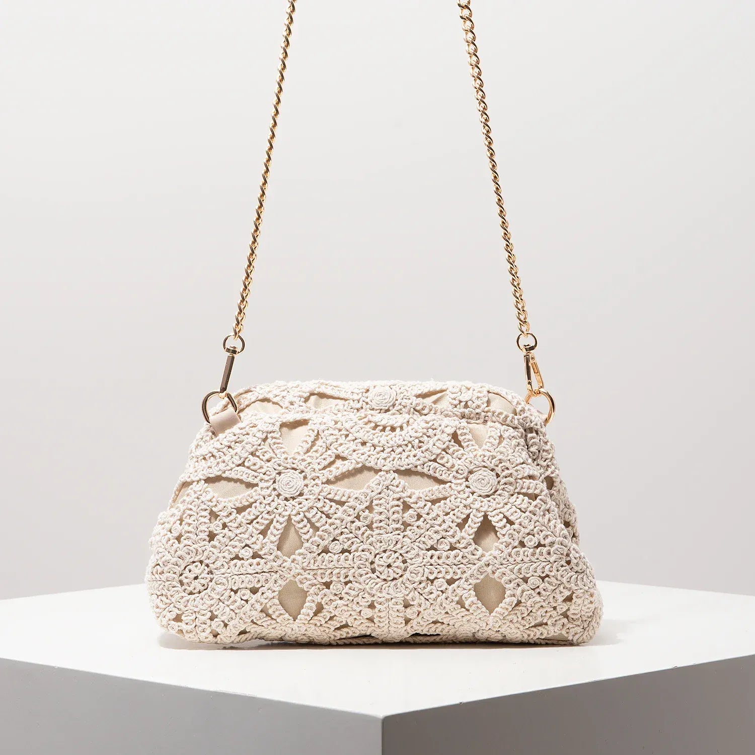 Liekoo Knitted Kiss Lock Women's Bag – Knitting Pattern & Hollow-Out Design