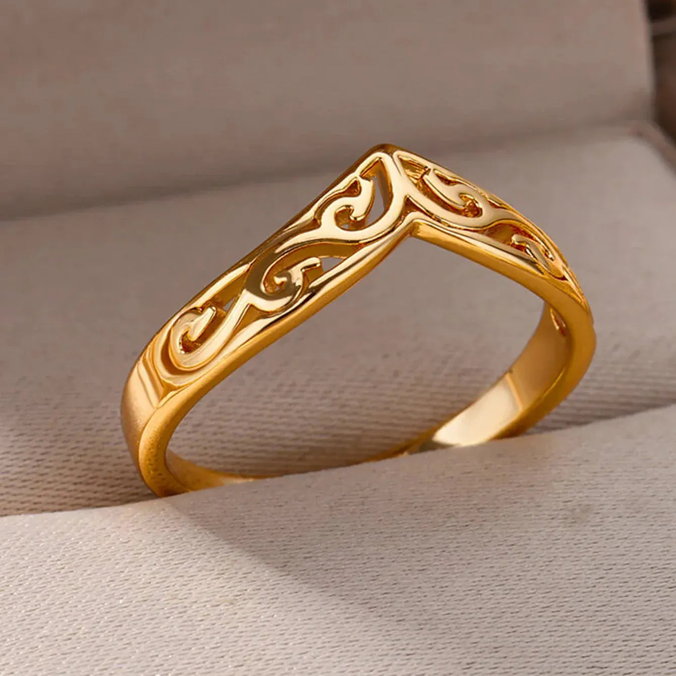 Stainless Steel Rings For Women Men Gold Color Plant Totem Ring Female Male Wedding Party Finger Jewelry Gift 2024 Trend