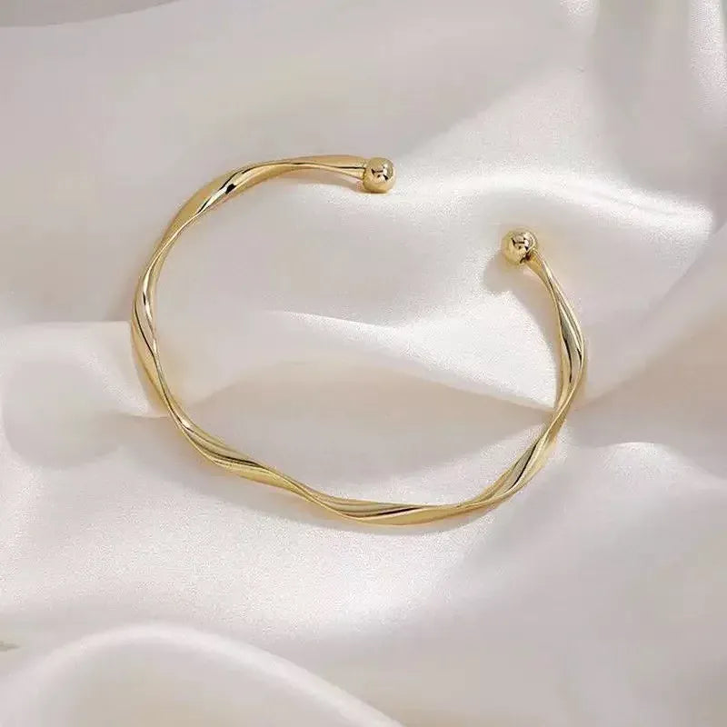 Pulsera con forma geométrica