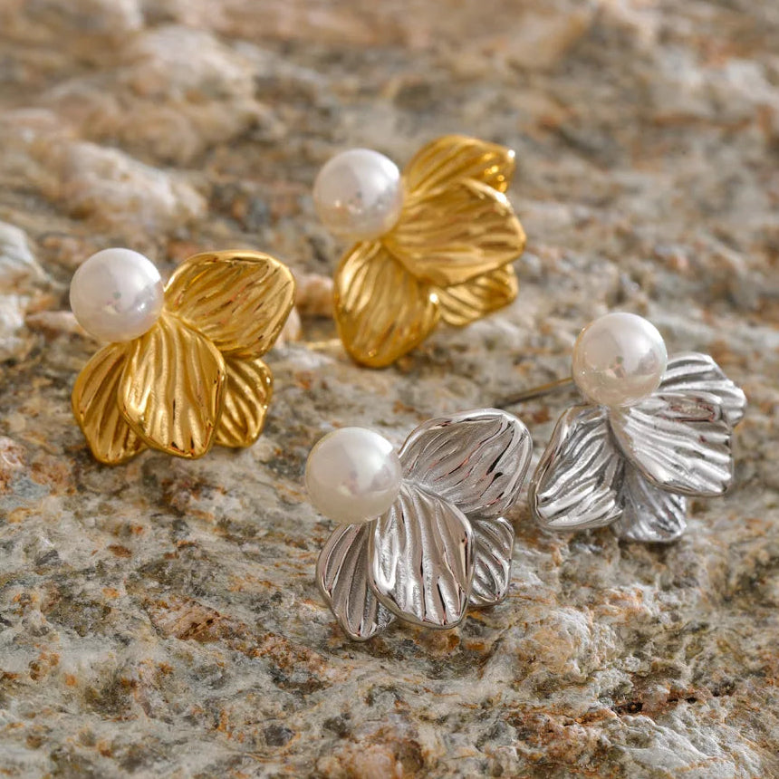 Flower & Pearl Earrings