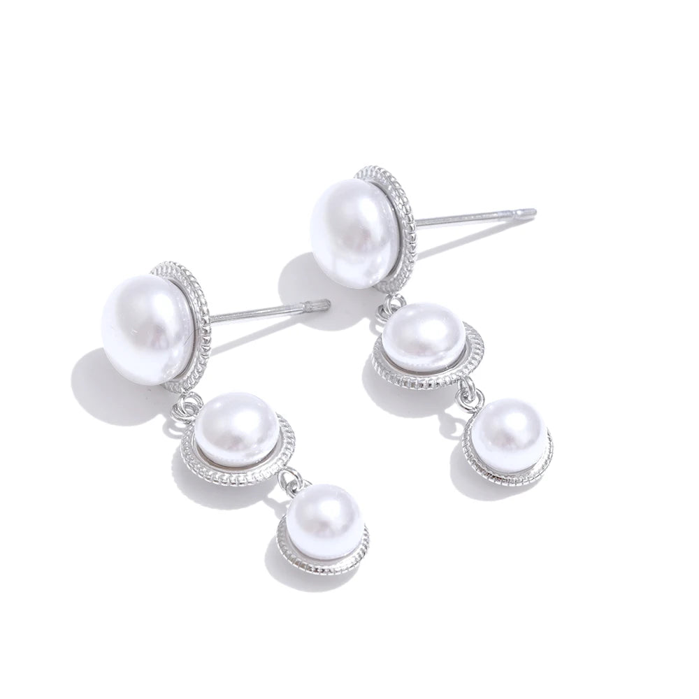 Brincos pequenos de pérolas