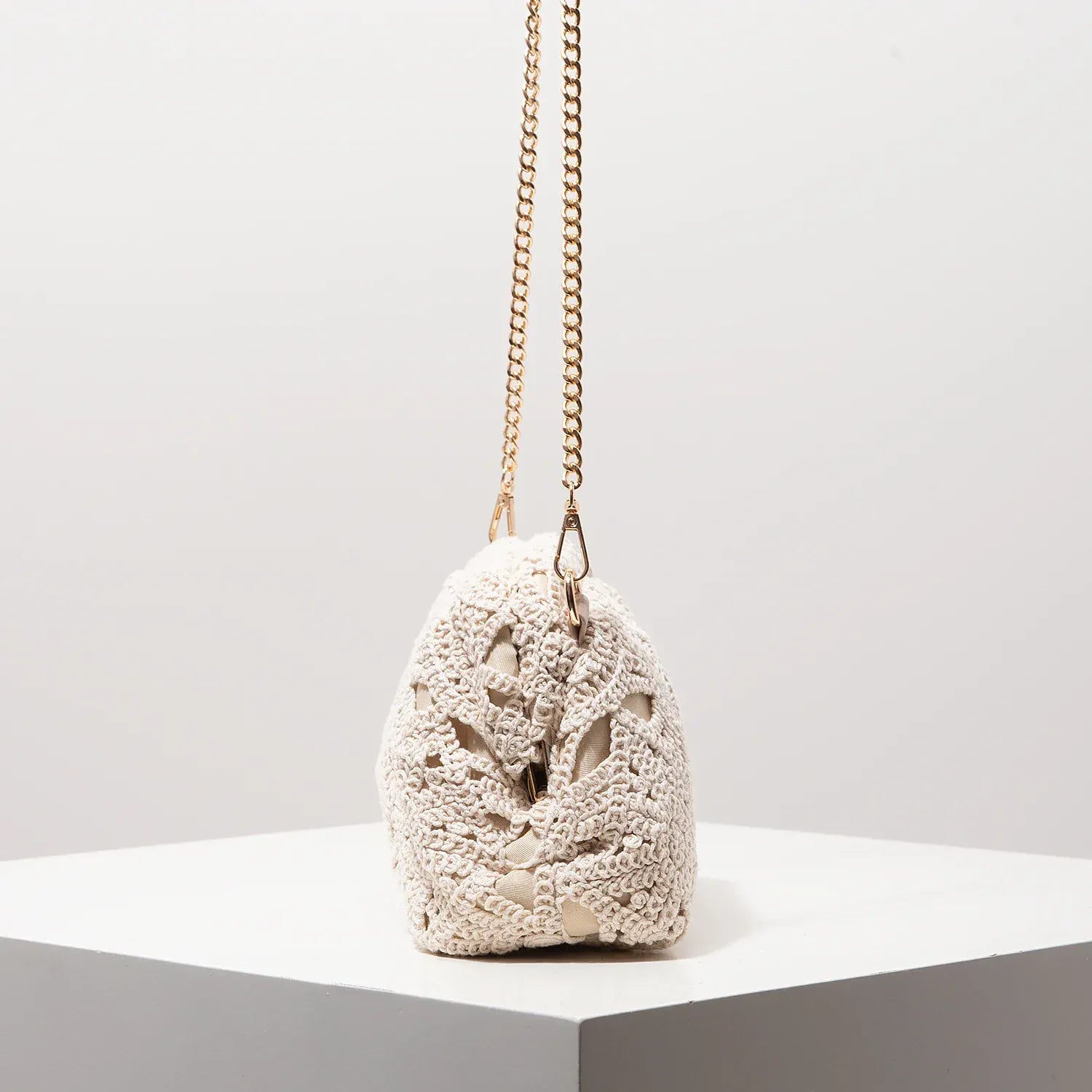 Liekoo Knitted Kiss Lock Women's Bag – Knitting Pattern & Hollow-Out Design