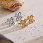 Brincos pequenos de flor de zircónia