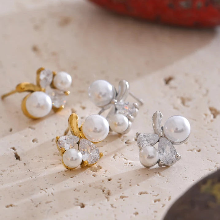 Brincos com Arranjo de Pérolas