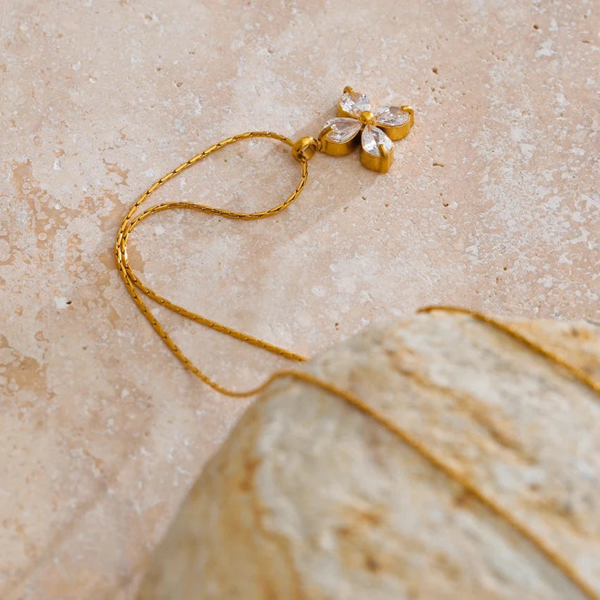 Cubic Zircon Flower Necklace