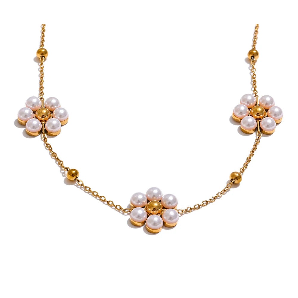 Pearls Flower Necklace