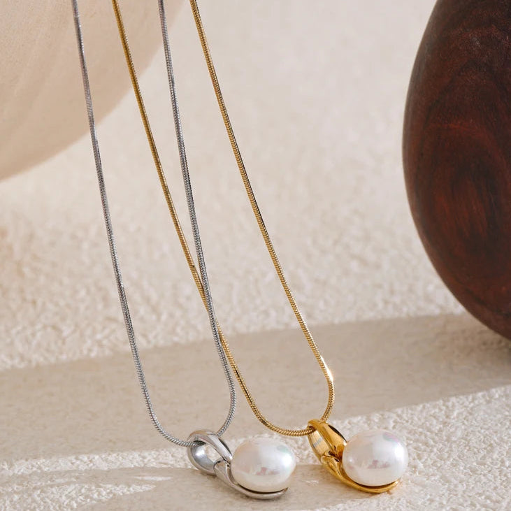 Collar de perlas minimalista