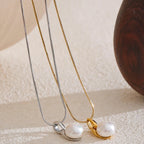 Collar de perlas minimalista