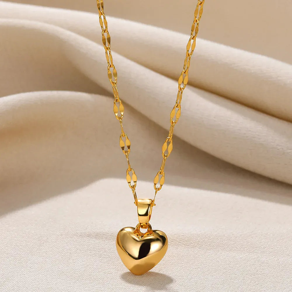 Liekoo Heart Circle Pendant – Timeless Elegance