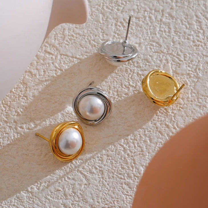 Pendientes de perlas onduladas