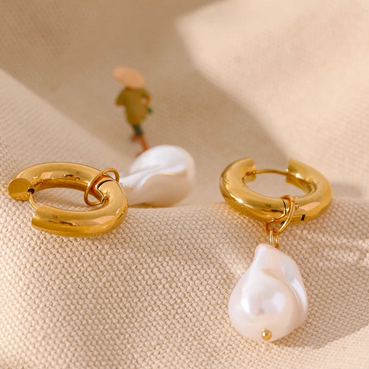 Brincos pendentes de pérola barroca