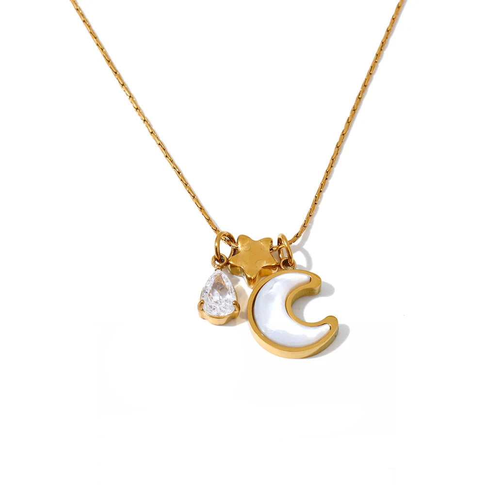 Pearl & Moon Necklace