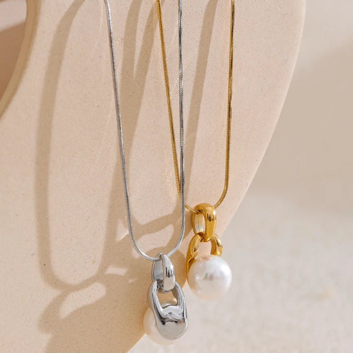 Collar de perlas minimalista