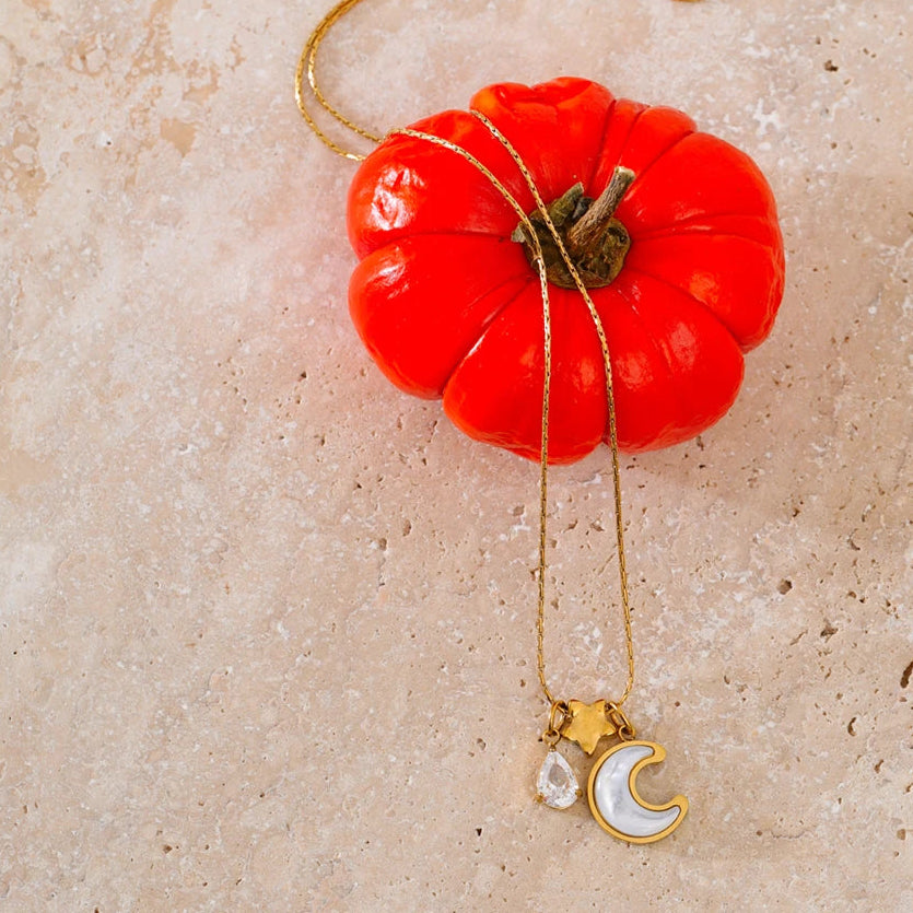 Pearl & Moon Necklace