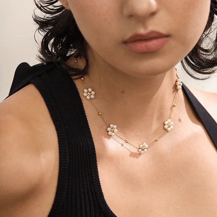 Pearls Flower Necklace