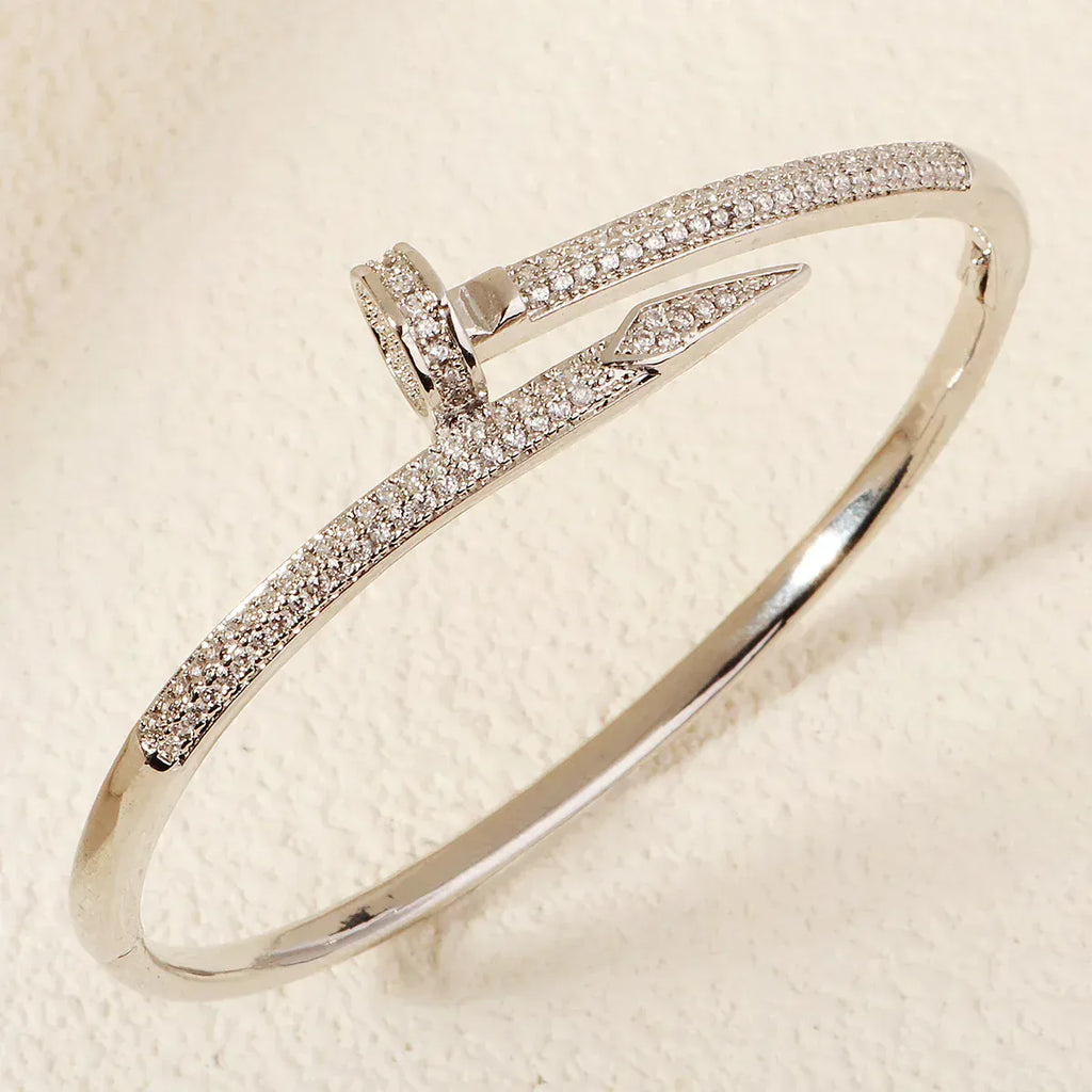 Pulseira de unhas brilhante